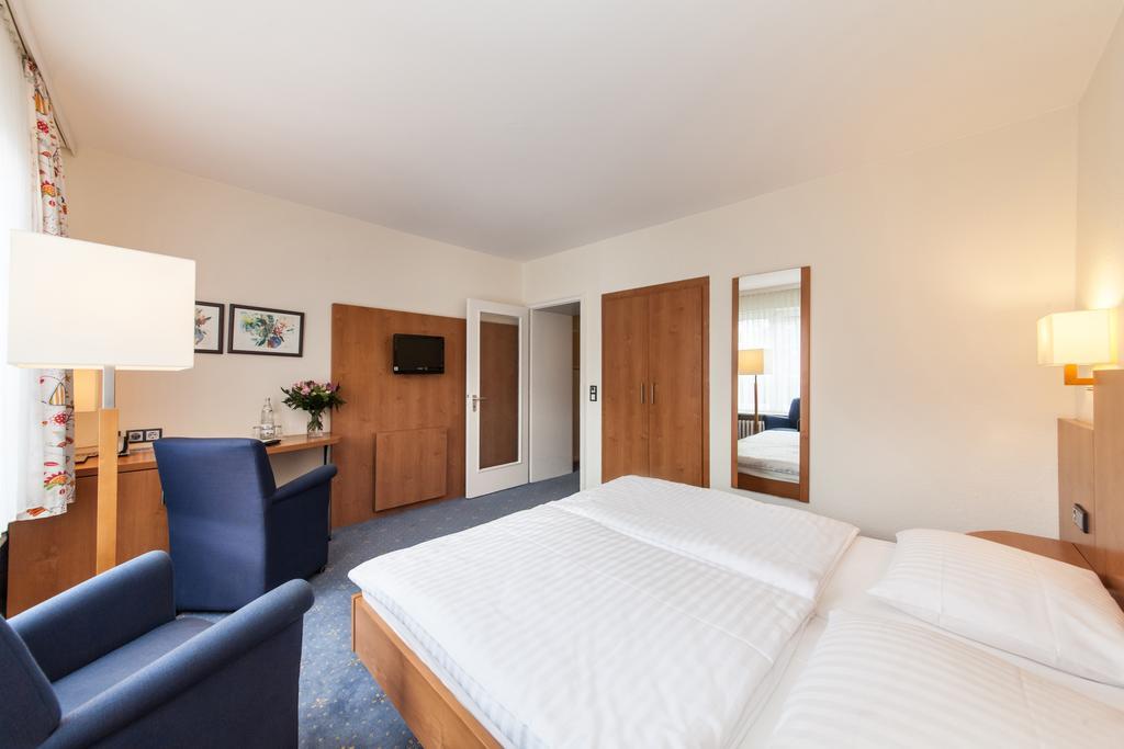 Hotel Drei Kronen Elmshorn Quarto foto